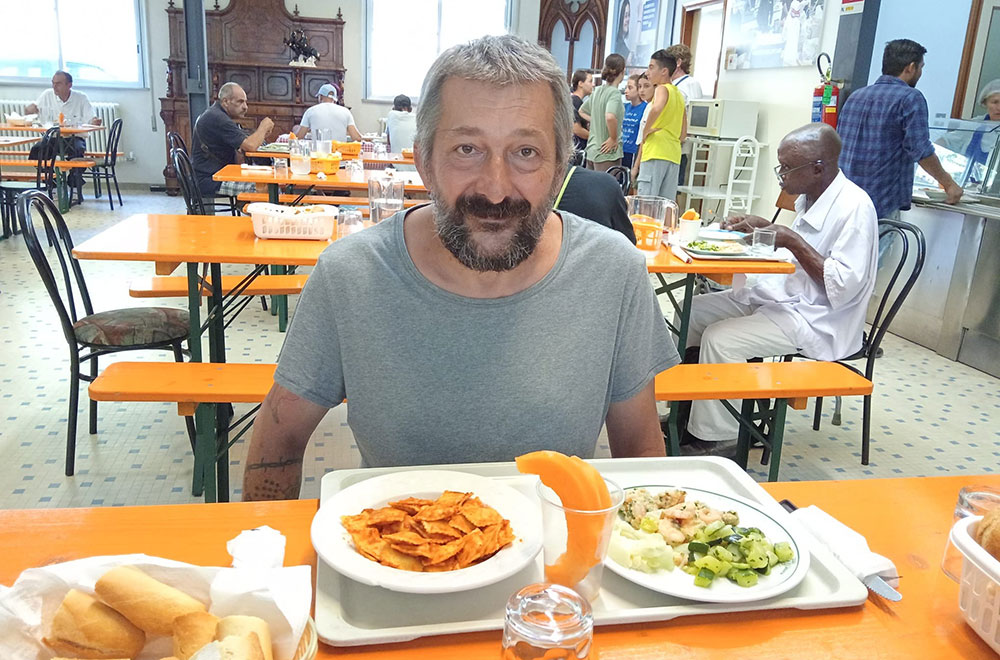 Mensa-della-carità-03